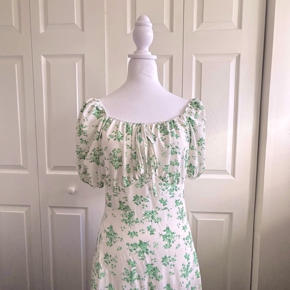Cottagecore Off-Shoulder Dress with Green Floral Pattern - Picture 7 of 10